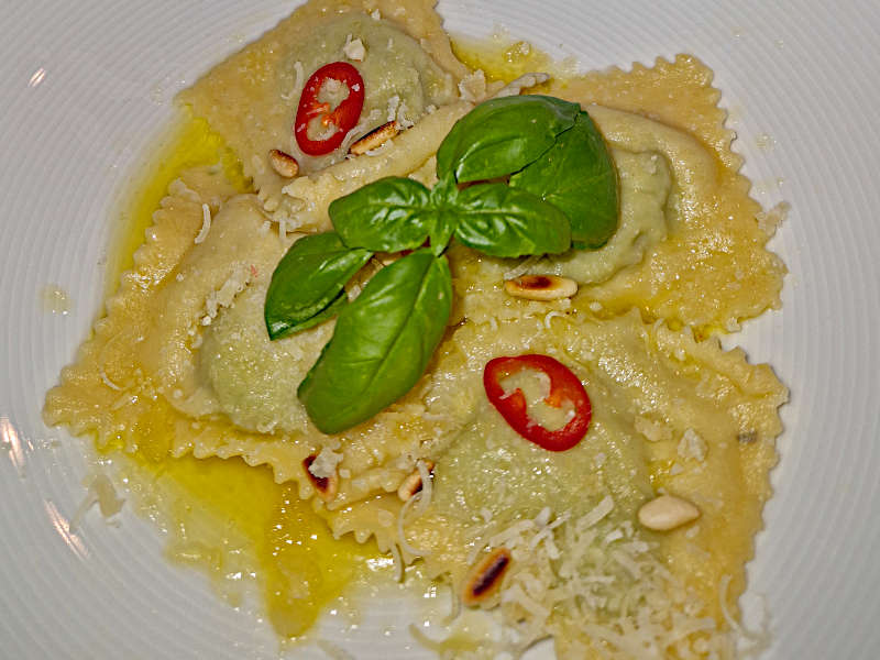 Ricotta-Basilikum-Ravioli 